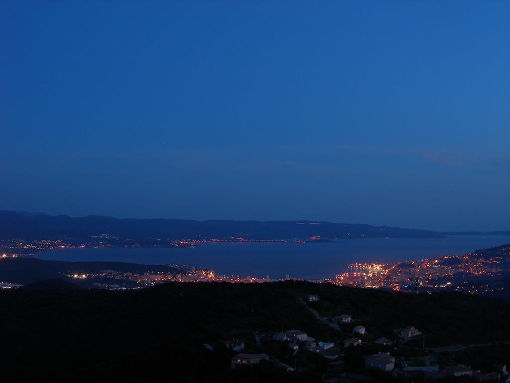 Gites Sassone, Vue Panoramique Sur Ajaccio Et La Mer Alata Ruang foto
