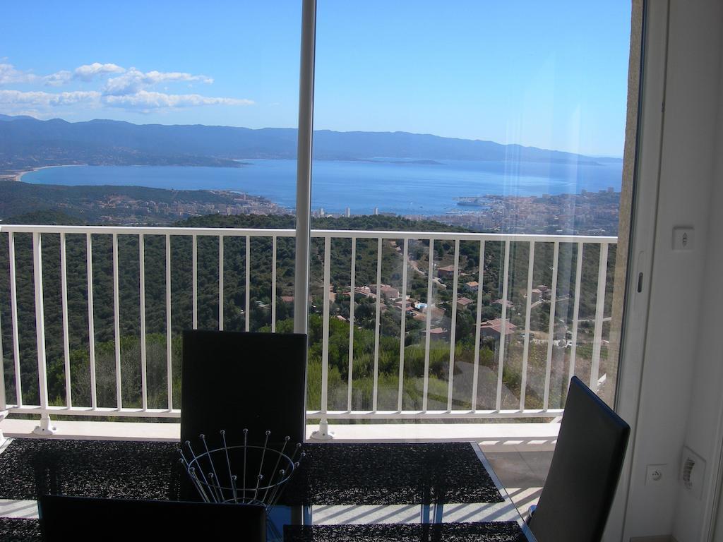 Gites Sassone, Vue Panoramique Sur Ajaccio Et La Mer Alata Ruang foto