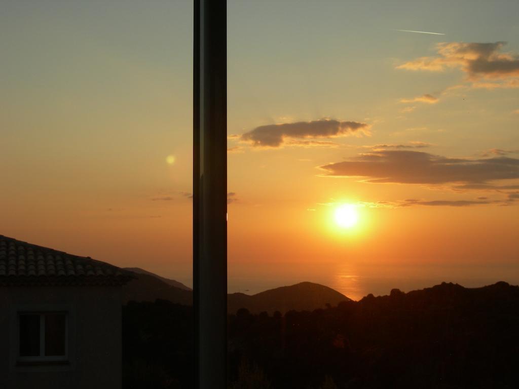 Gites Sassone, Vue Panoramique Sur Ajaccio Et La Mer Alata Ruang foto