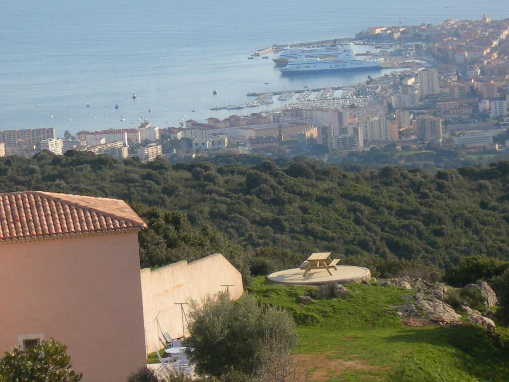 Gites Sassone, Vue Panoramique Sur Ajaccio Et La Mer Alata Ruang foto